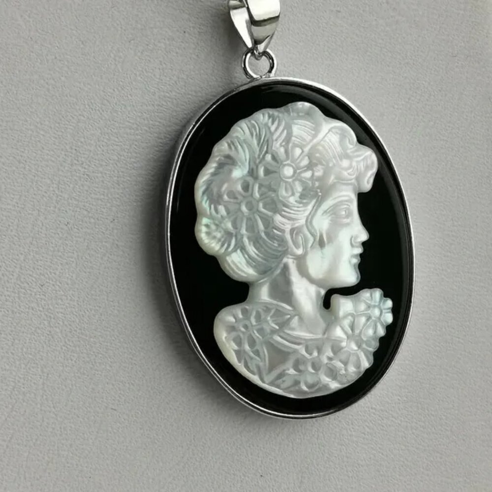 Cameo pendant Onyx mother of pearl onyx necklace - Picture 7 of 9